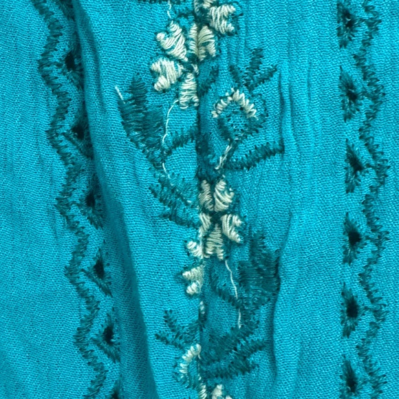 Cute teal sundress with crisscross detail - Picture 4 of 10